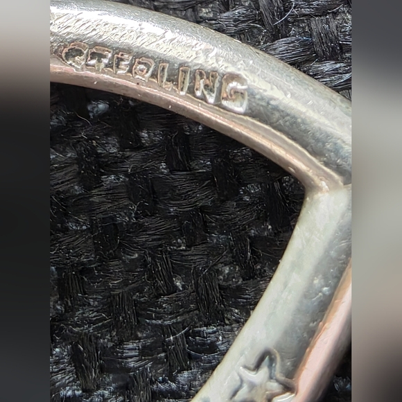 Elegant Sterling Silver Open Heart Pin - Picture 3 of 5